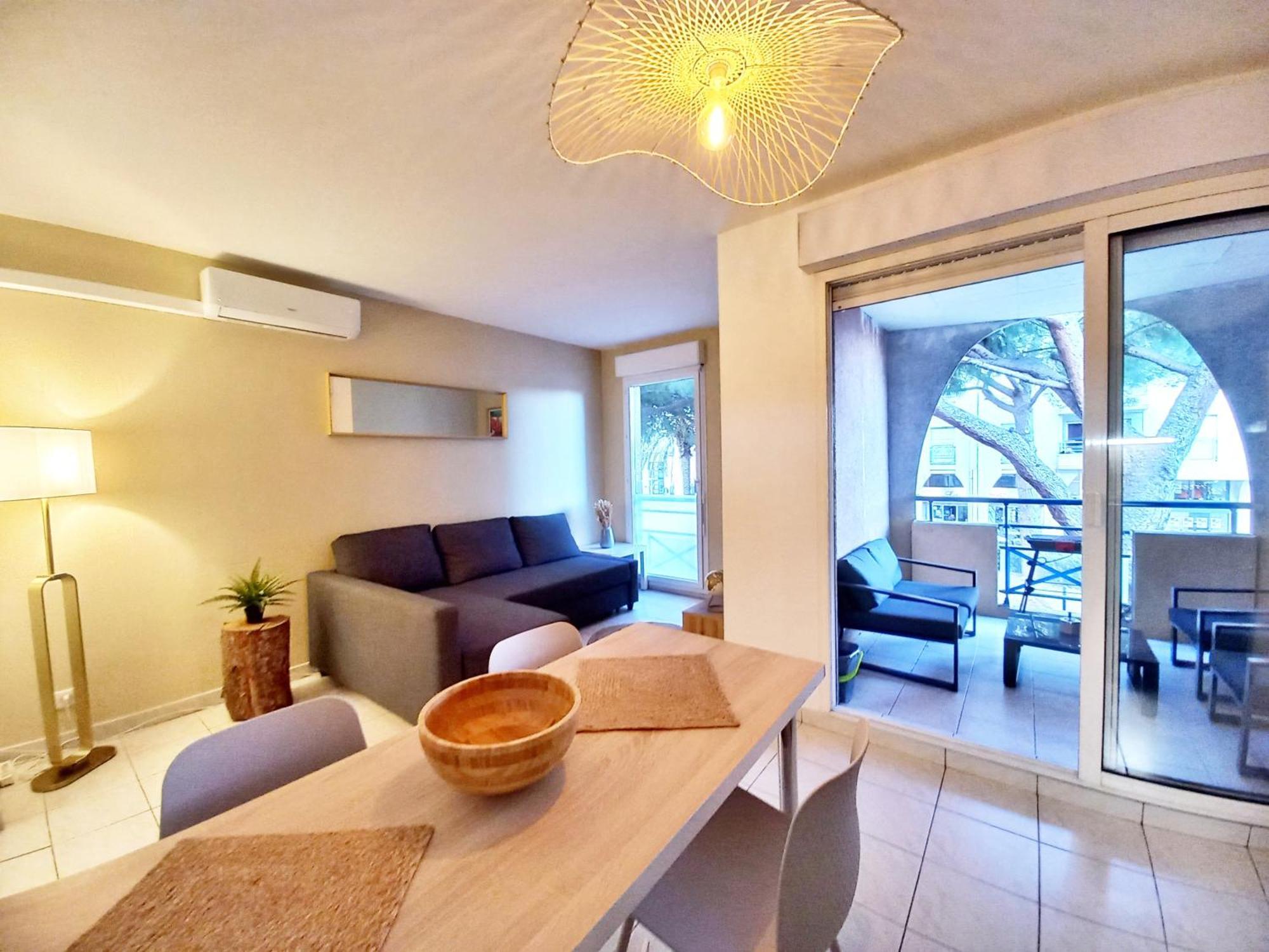 Port Frejus - Tout A Pied - Wifi - Clim Bagian luar foto